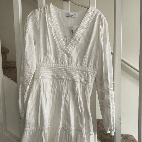 Fun flirty 'Bettina' style Intermix Mini dress, white with lace details - Picture 1 of 6